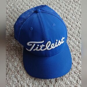 Titleist Men's Tour Performance Mesh Hat blue & white